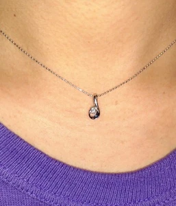 18K Diamant Anhänger und WG Kette 2,20 Gramm schön weiß 0,10 Durchmesser Schöne Perlenkette  - Bild 1 von 15