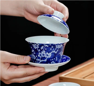 160毫升中国景德镇瓷器台湾茶杯冬季甜花盖碗 — 第 1/4 张图片