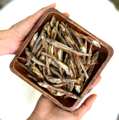 Golosinas premium de pescado fundido deshidratado entero para perros--altas en calcio y omega-3 Foto 1 de 4