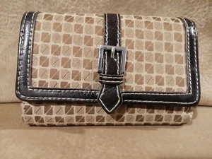NINE & CO by Nine West Womens Fashion Buckle Zip Cute Folding Wallet Card  5.5"  - Picture 1 of 12