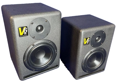 KRK V6, monitores de estudio alimentados (par)-90WX2 EA. Altavoz-180W Total-Propio-Excelente Foto 1 de 4