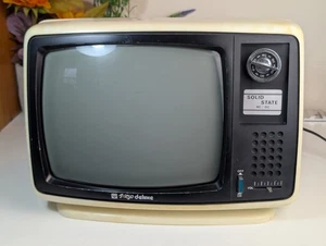 VINTAGE Tokyo Deluxe 12v TV Solid State TV Black & White U-G 1-R - Picture 1 of 16