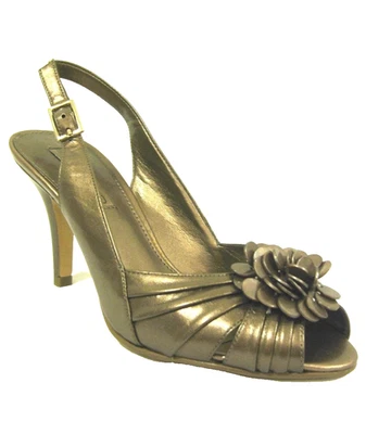 Enfeite floral Bandolino couro bronze salto peeptoe tamanho 5.5 - Imagem 1 de 4