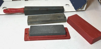 3 Vintage Sharpening Stones: No 57 Carborundum Wood Handle, Diamond in Plastic C - Image 1 of 4