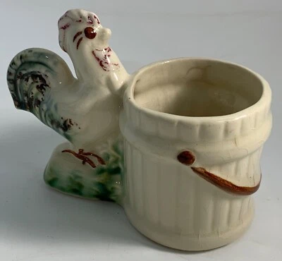 Granja Gallo Antiguo Cubo de Agua Palillo de Dientes Soporte Estatuilla Estatua Foto 1 de 4