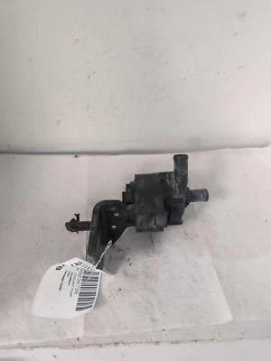 nissan leaf 2014 ZE0 coolant pump 925163NA0A Foto 1 de 4