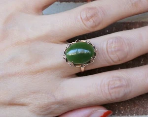 Vintage 10k Yellow Gold Genuine Green Jade Cabochon Oval Ring 3.1 Grams Size 7 - Picture 1 of 15