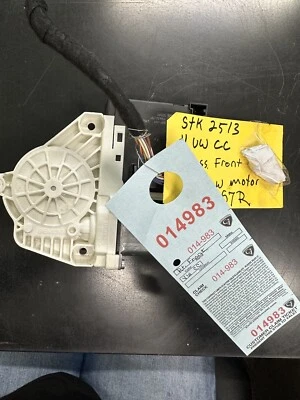 2011 VW CC FRONT right passenger door window motor regulator 3C8837462J, 014983 Foto 1 de 4