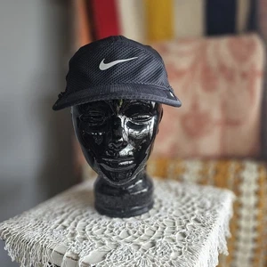 Nike Hat Cap Strap Back Black Daybreak Dri-FIT Mesh Running 5 Panel Athletic Men - Picture 1 of 10