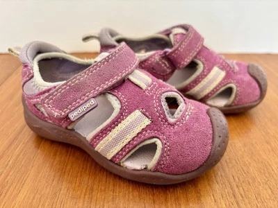 Sandálias infantis femininas tamanho 5 Pediped tamanho 20 roxas biqueira fechada - Imagem 1 de 4