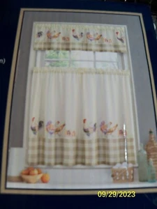 Lot of 2 Rooster Tier Curtains 52 x 36" & Valance 52 x 14" Set - Picture 1 of 7