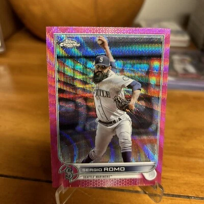 Actualización cromada Topps 2022 refractor de onda rosa #25 Sergio Romo Mariners Foto 1 de 2