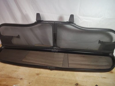 Deflector de viento OEM Aston Martin DB9 DBS VIRAGE VOLANTE P/N 09200030121   Foto 1 de 4