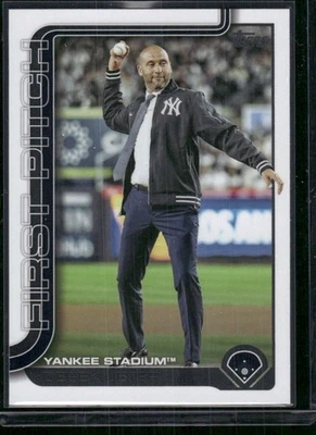 Actualización Topps 2025 Derek Jeter primer lanzamiento #FPU-8 New York Yankees Foto 1 de 2