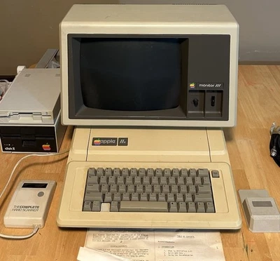 Computadora personal Apple II E - De colección - Caja original - con monitor y software Foto 1 de 4