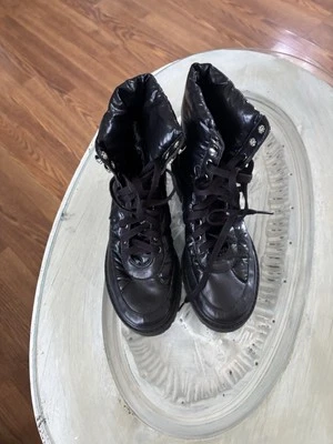 Botas Schutz Mujer 8 B Amaris Puffer Cuero Negro Combate Informales Con Cordones Foto 1 de 4