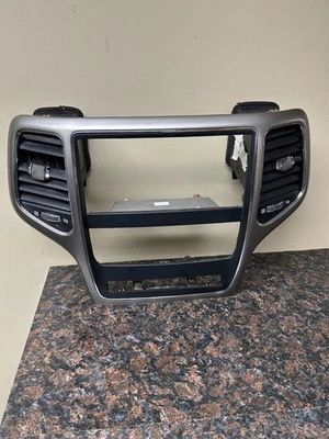 Jeep Grand Cherokee 2011-2013 unidad de control de temperatura radio bisel ventilaciones Foto 1 de 4