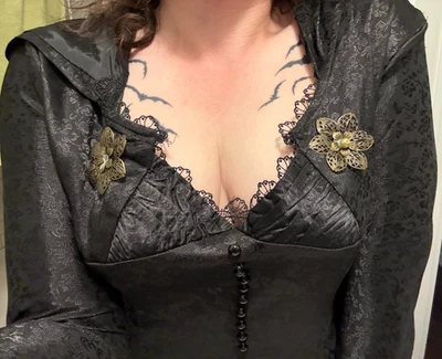 二手 Resident Evil Village Dimitrescu 的女儿连帽连衣裙/角色扮演 XL — 第 1/4 张图片