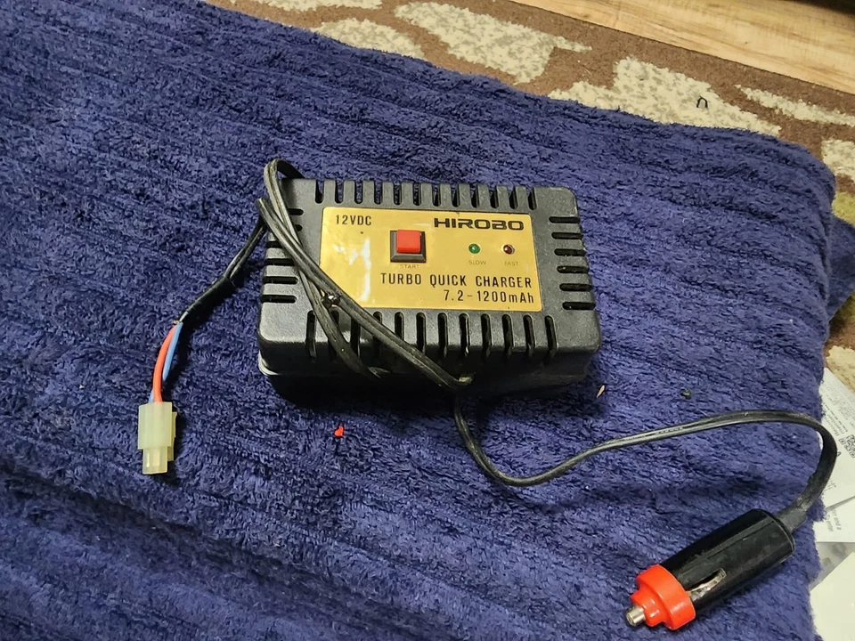 Hirobo 12VDC turbo quick charger - Image 1 of 1