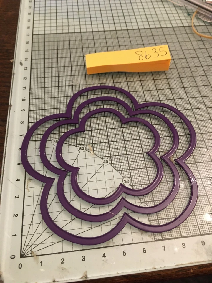 Nesting flowers die set ref8635    SALE - Image 1 of 1