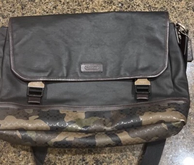 Bolso Mensajero COACH Heritage Web Camuflaje Oscuro Cuero Sillín Foto 1 de 4