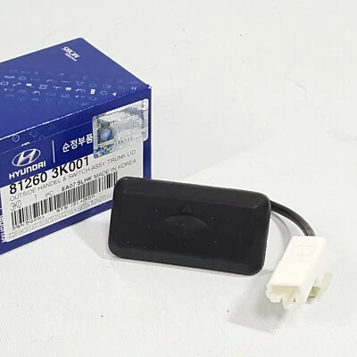 812603K001 Conjunto exterior de comercio e interruptor - Tapa de maletero para HYUNDAI ELANTRA 2011-2016 Foto 1 de 4