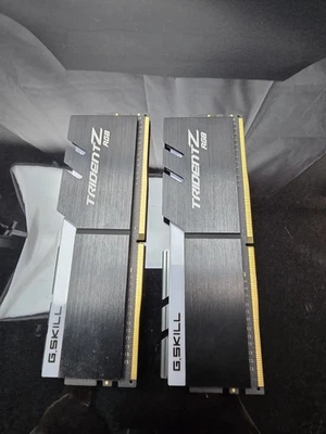 RAM G. SKILL Trident Z RGB 16GB (2 x 8GB) PC4-28800 (DDR4-3600) Memory - Image 1 of 3