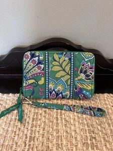 Vera Bradley Quilted Zip Around Wristlet Wallet Emerald Paisley Festive Preppy - Picture 1 of 8