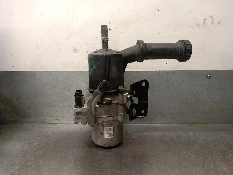 1609102580 Power Steering Pump AT FOR PEUGEOT PARTNER ESTATE 1.6 16V HDI CAT 2008 5651799 - Image 1 of 4