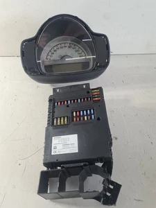 Tacho  Zentraleinheit SAM A4515401250 & Smart 451 ForTwo Diesel CDI Nr.10 - Bild 1 von 3