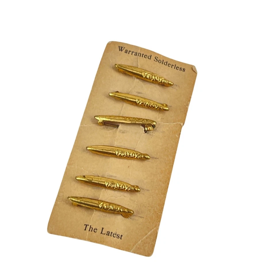 Antiguo juego de 5 prendedores de lencería victoriana garantizados con tarjeta original Foto 1 de 4