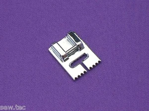 9 GROOVE PINTUCK FOOT SNAP ON FITS BROTHER NEW SINGER SEWING MACHINES (195) - Picture 1 of 3