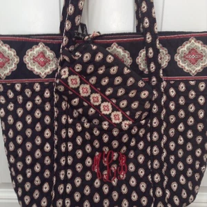 Vera Bradley  Large Tote Black Burgundy Designs Multi Function Inside Pockets - Picture 1 of 10