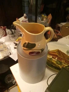 VINTAGE Watt Pottery Pitcher Vintage 2 Leaf Apple USA #15 Crazing Glaze (J1) - Picture 1 of 12