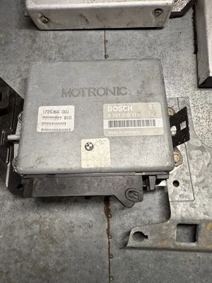 Módulo de control del motor BMW E30 325I 1989 Motronic + fusible ecu + 1726366 Foto 1 de 4