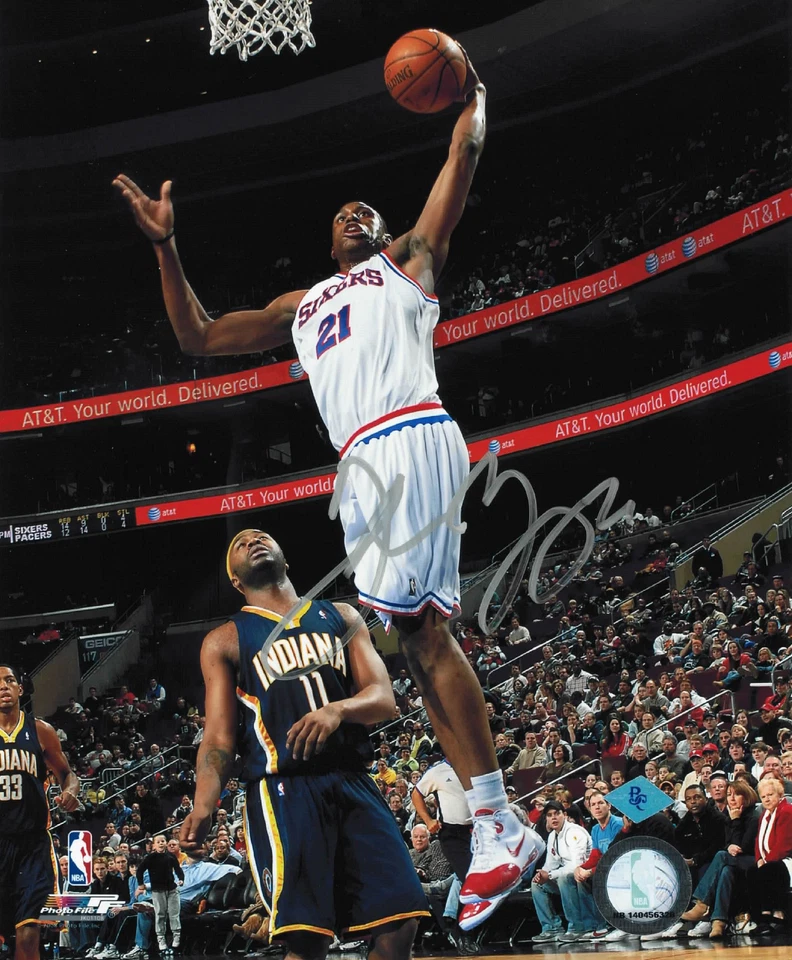 Фотография Таддеуса Янга с автографом 8x10 76ers Pacers Raptors (пропуск JSA PSA) - Изображение 1 из 1