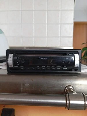 Pioneer DEH-1800R Autoradio - Nero e grigio con frontalino estraibile  - Immagine 1 di 4