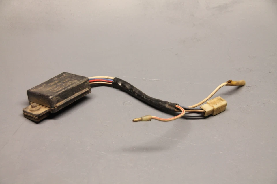 1982 KAWASAKI KZ440G FUSE BOX 26004-035 #21 - Image 1 of 4