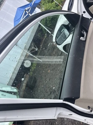 KIA OPTIMA 2016 2017 2018 2019 2020 PUERTA DELANTERA IZQUIERDA CONDUCTOR VENTANA CRISTAL Foto 1 de 4