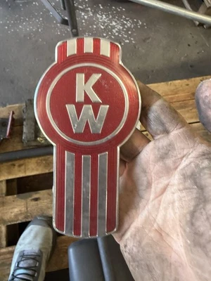 KENWORTH EMBLEM L53 1014 100 - Image 1 of 2
