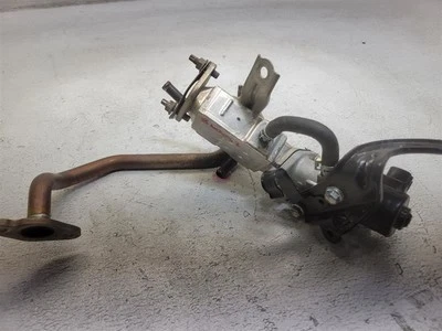 Válvula y enfriador de recirculación de gases de escape Toyota Prius C Egr 2012-2019 Foto 1 de 4