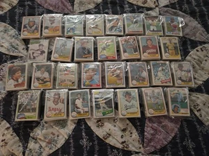 Over 1000 Of Late 70's-early 80's Baseball Cards - Picture 1 of 3