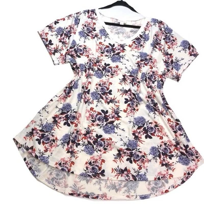 Camiseta LuLaRoe Christy cuello en V - blanca con estampado floral - 2XL Foto 1 de 4