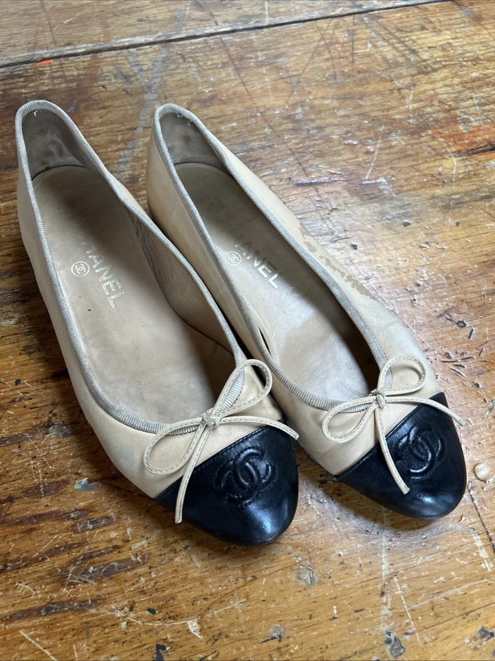 Chanel Bailarina Piel de Cordero Cuero Ballet Mujer Planas Talla 7.5 - Beige/Negro Foto 1 de 4
