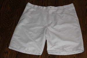 Roundtree & Yorke Easy Care Mens Khaki Golf Shorts Performance Chino Size 44 - Picture 1 of 8