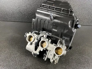 2014 YAMAHA FZ09 MAIN FUEL INJECTORS / THROTTLE BODIES Airbox - Picture 1 of 13