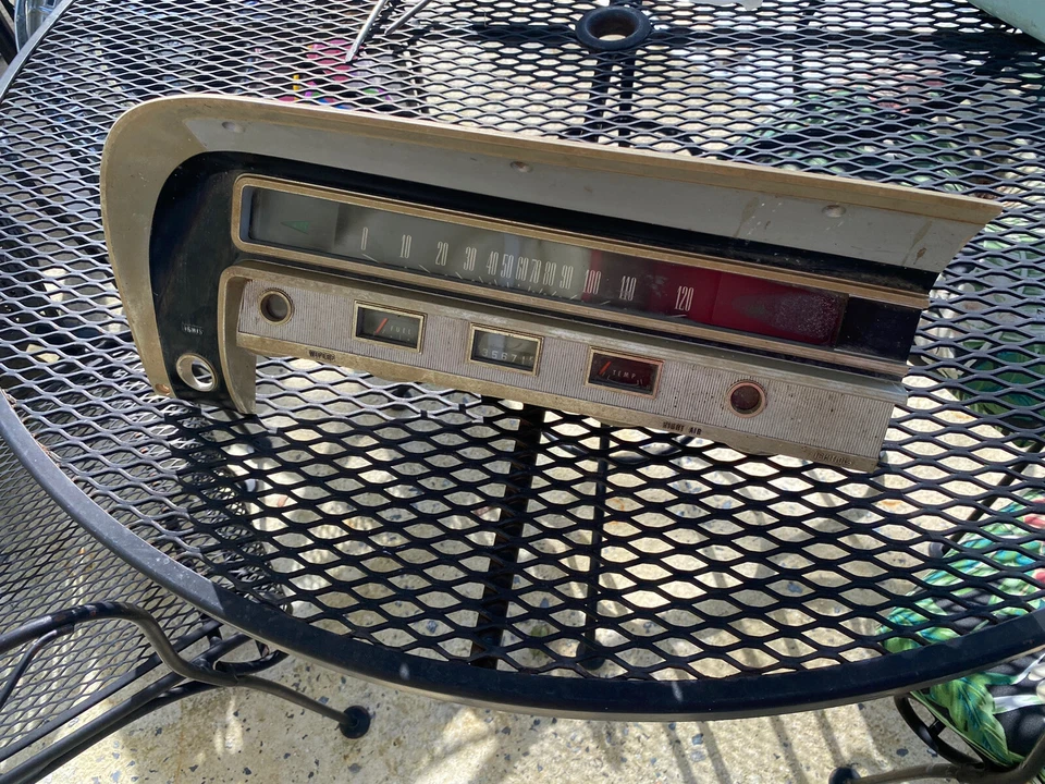 Ford Fairlane 1965 tablero cuadro de instrumentos ajuste velocímetro bisel indicadores Foto 1 de 4