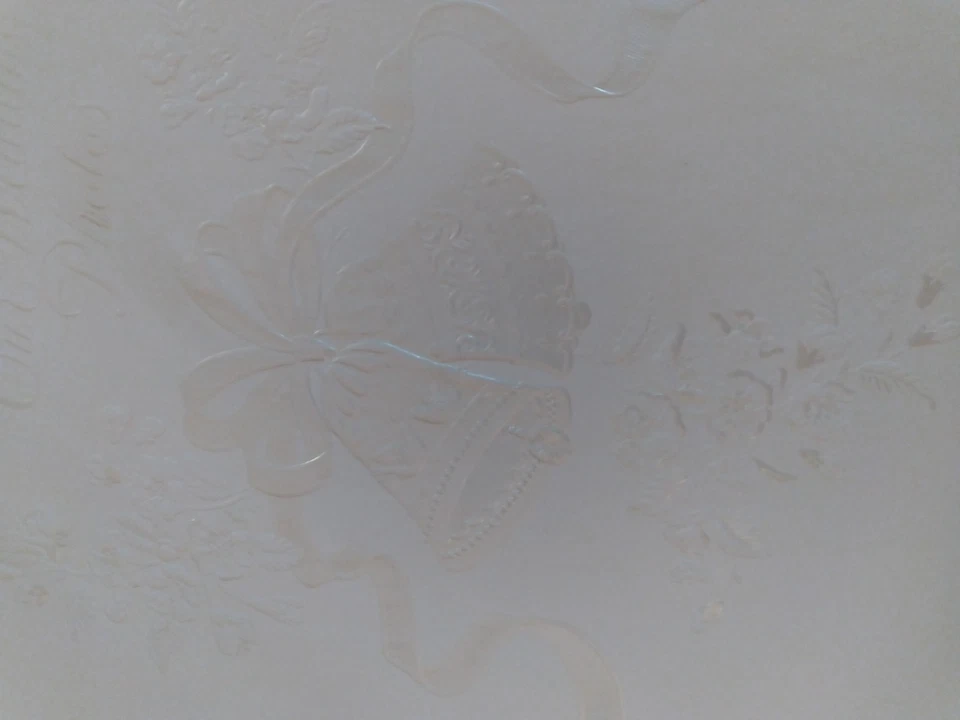 ÁLBUM DE FOTOS DE BODA AUTOADHESIVO SELLO "CAMPANAS BLANCAS" 10 1/2"X12 1/4" Foto 1 de 4