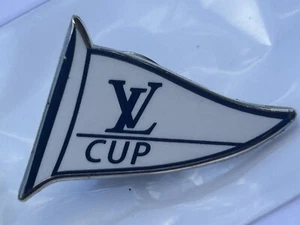 AUTHENTIC LOUIS VUITTON DESIGNER Cup LV Logo VINTAGE Pin Brooch Metal White - Picture 1 of 6