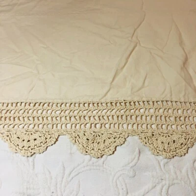Saia de cama completa vintage off white com renda de crochê 3" ~ gota de 11" com cantos divididos - Imagem 1 de 4
